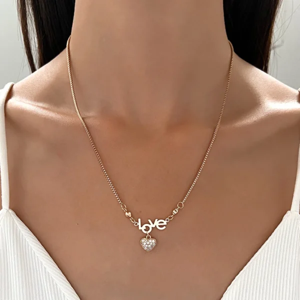 Women's Heart Vintage Fashion Necklace - Image 5